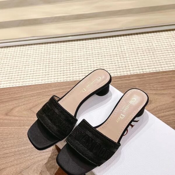 D Dway Heeled Slide ( دي دواي بكعب سليبر )