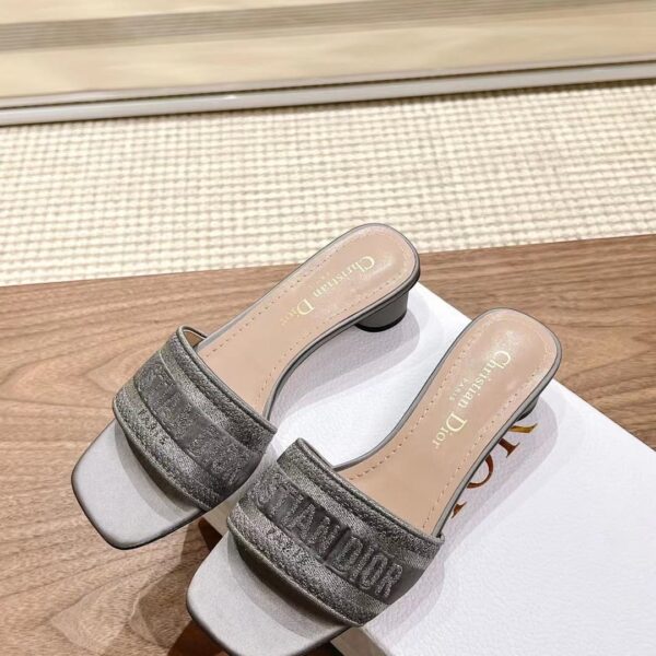 D Dway Heeled Slide ( دي دواي بكعب سليبر )