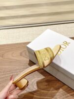 D Dway Heeled Slide ( دي دواي بكعب سليبر ) - Image 2