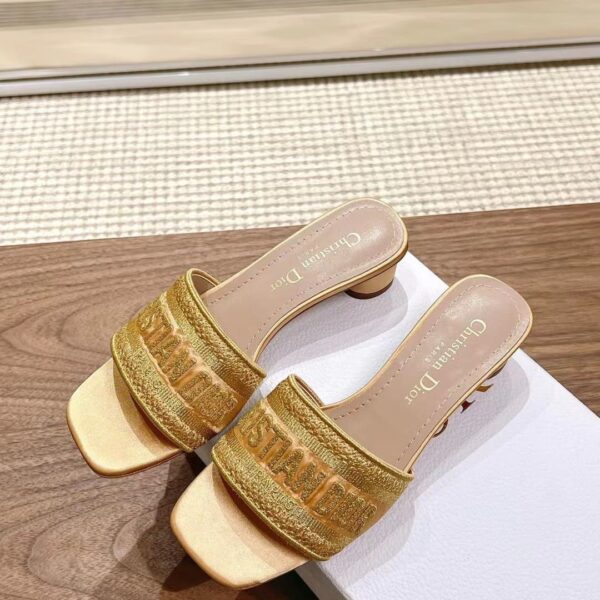 D Dway Heeled Slide ( دي دواي بكعب سليبر )