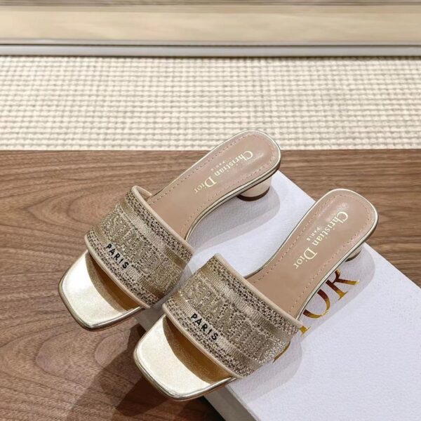 D Dway Heeled Slide ( دي دواي بكعب سليبر )