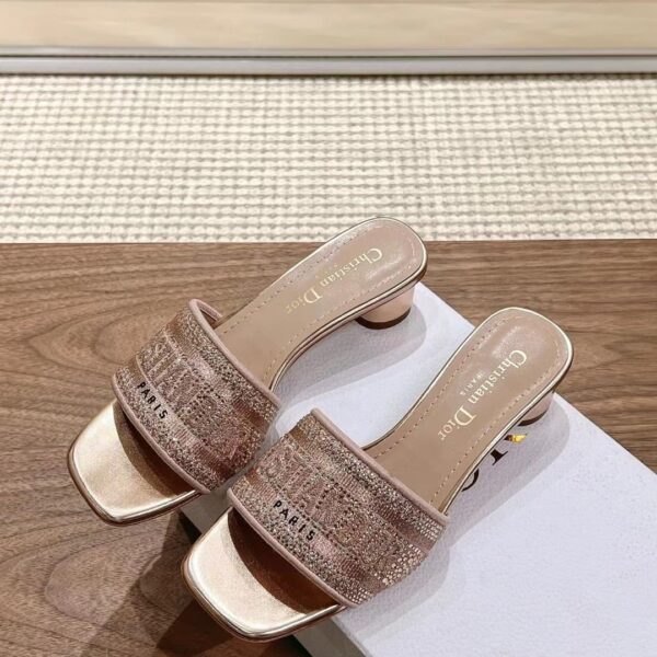 D Dway Heeled Slide ( دي دواي بكعب سليبر )