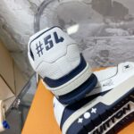 LV Trainer Sneaker (حذاء “لوي ترينر سنيكرز) - Image 3