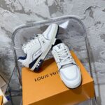 LV Trainer Sneaker (حذاء “لوي ترينر سنيكرز) - Image 4
