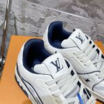 LV Trainer Sneaker (حذاء “لوي ترينر سنيكرز) - Image 6