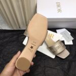 D Dway Heeled Slide (دي دواي بكعب صندل) - Image 4