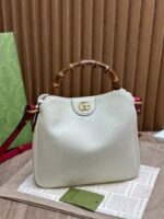 Diana Bamboo Shoulder Bag (حقيبة "ديانا" بمقبض الخيزران)