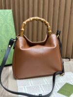 Diana Bamboo Shoulder Bag (حقيبة "ديانا" بمقبض الخيزران) - Image 2
