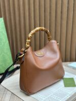 Diana Bamboo Shoulder Bag (حقيبة "ديانا" بمقبض الخيزران) - Image 5