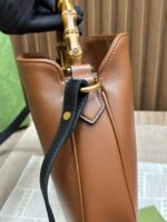 Diana Bamboo Shoulder Bag (حقيبة "ديانا" بمقبض الخيزران) - Image 6