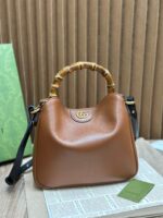 Diana Bamboo Shoulder Bag (حقيبة "ديانا" بمقبض الخيزران)