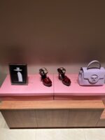 High Heel Platform Sandals ( بكعب عالٍ ومنصّة صنادل)