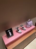 High Heel Platform Sandals ( بكعب عالٍ ومنصّة صنادل)