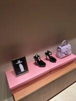 High Heel Platform Sandals ( بكعب عالٍ ومنصّة صنادل)