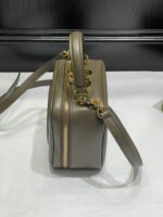 Blondie Mini Square Bag (حقيبة "بلوندي" المربعة الصغيرة) - Image 9