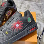 LV Trainer Sneaker (حذاء “لوي ترينر سنيكرز) - Image 7