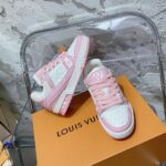 LV Trainer Sneaker (حذاء “لوي ترينر سنيكرز) - Image 3