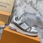 LV Trainer Sneaker (حذاء “لوي ترينر سنيكرز) - Image 2