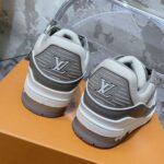 LV Trainer Sneaker (حذاء “لوي ترينر سنيكرز) - Image 6