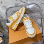 LV Trainer Sneaker (حذاء “لوي ترينر سنيكرز) - Image 4
