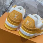 LV Trainer Sneaker (حذاء “لوي ترينر سنيكرز) - Image 2