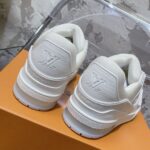 LV Trainer Sneaker (حذاء “لوي ترينر سنيكرز) - Image 4
