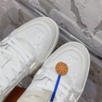 LV Trainer Sneaker (حذاء “لوي ترينر سنيكرز) - Image 5