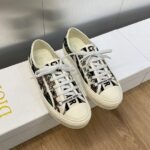 Christian D Sneaker ( حذاء دي كريستيان سنيكرز)