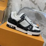 LV Trainer Sneaker (حذاء “لوي ترينر سنيكرز) - Image 3