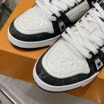 LV Trainer Sneaker (حذاء “لوي ترينر سنيكرز) - Image 4