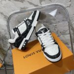 LV Trainer Sneaker (حذاء “لوي ترينر سنيكرز) - Image 8