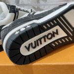 LV Trainer Sneaker (حذاء “لوي ترينر سنيكرز) - Image 9