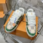 LV Trainer Sneaker (حذاء “لوي ترينر سنيكرز) - Image 4