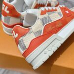 LV Trainer Sneaker (حذاء “لوي ترينر سنيكرز) - Image 6