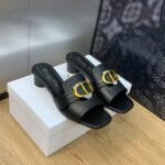 D Montaigne Slide (دي مونتين نعال)