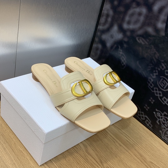 D Montaigne Slide (دي مونتين نعال)