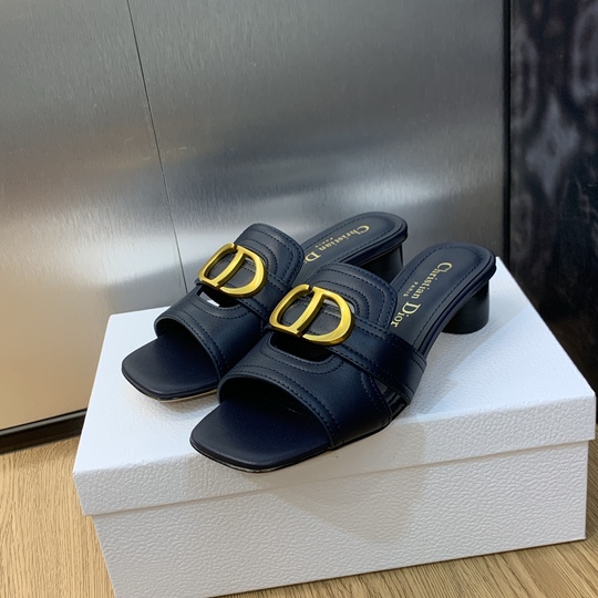 D Montaigne Slide (دي مونتين نعال)