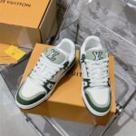 LV Trainer Sneaker (حذاء “لوي ترينر سنيكرز) - Image 4