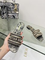 D Dway Heeled Slide (دي دواي بكعب صندل) - Image 7