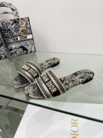 D Dway Heeled Slide (دي دواي بكعب صندل) - Image 9