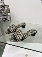 D Dway Heeled Slide (دي دواي بكعب صندل) - Image 3