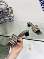 D Dway Heeled Slide (دي دواي بكعب صندل) - Image 5