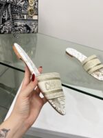 D Dway Heeled Slide (دي دواي بكعب صندل) - Image 3