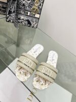 D Dway Heeled Slide (دي دواي بكعب صندل) - Image 7