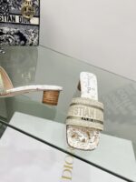 D Dway Heeled Slide (دي دواي بكعب صندل) - Image 3