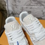 LV Trainer Sneaker (حذاء “لوي ترينر سنيكرز) - Image 6