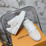 LV Trainer Sneaker (حذاء “لوي ترينر سنيكرز) - Image 2