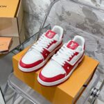 LV Trainer Sneaker (حذاء “لوي ترينر سنيكرز)