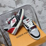 LV Trainer Sneaker (حذاء “لوي ترينر سنيكرز) - Image 4