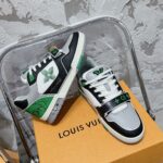 LV Trainer Sneaker (حذاء “لوي ترينر سنيكرز) - Image 4
